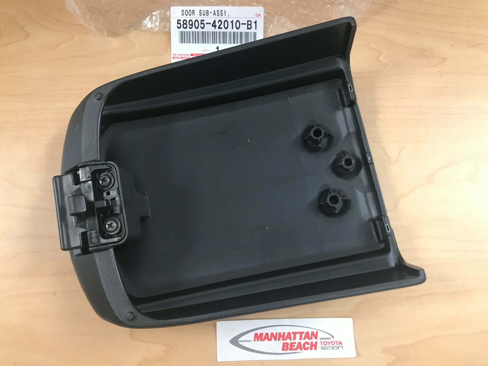 Toyota RAV4 20012005 Center Console ARM REST LID DARK GRAY OEM 58905