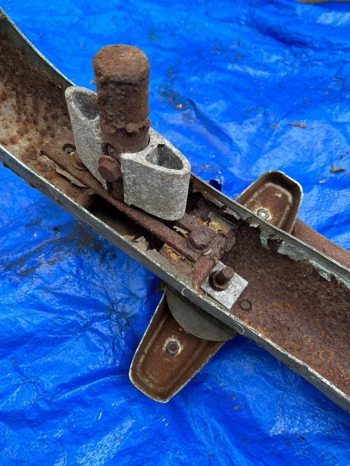 Parachoques delantero y trasero con parachoques originales Alfa Romeo 2600 Spider 1962-1968 Foto 3 de 4