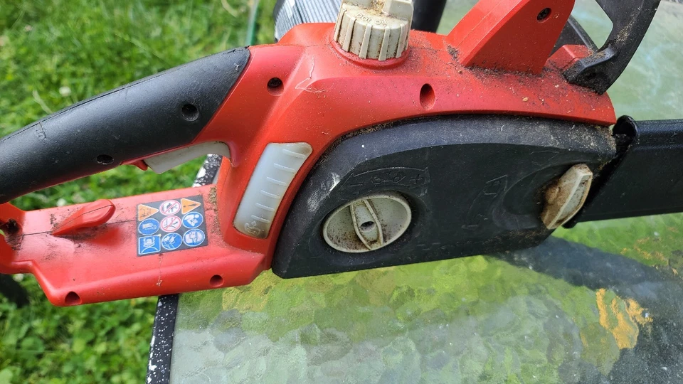 Homelite 14" Electric 120volt Chainsaw!  USED! For parts  - Image 3 of 4