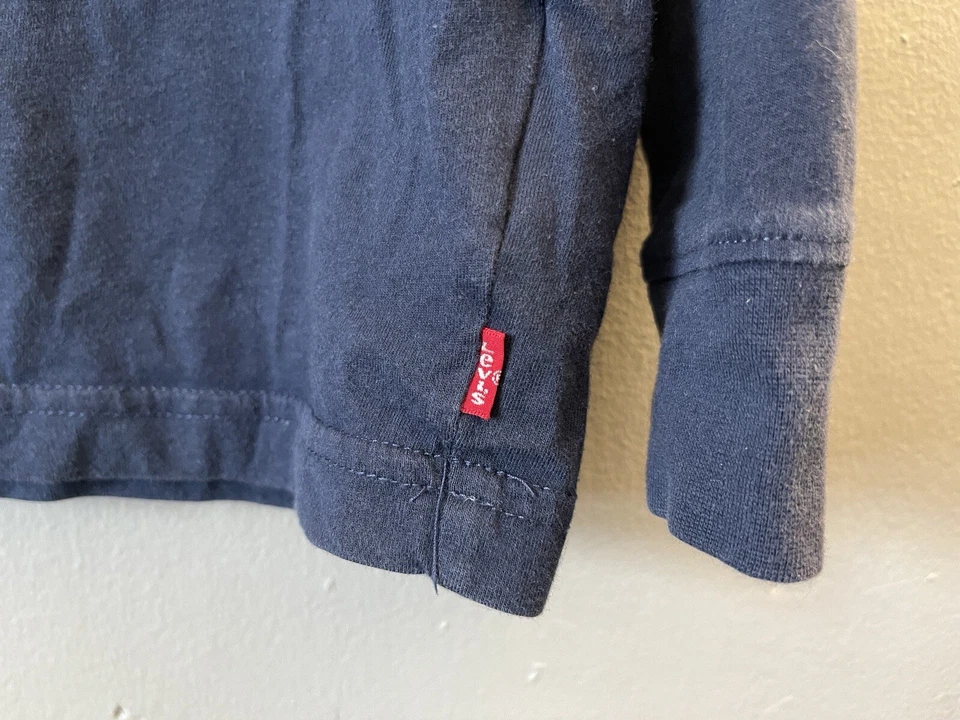Camisa manga larga cuello redondo 100 % algodón con logotipo de Levi's para niños azul marino talla 10A Foto 4 de 4