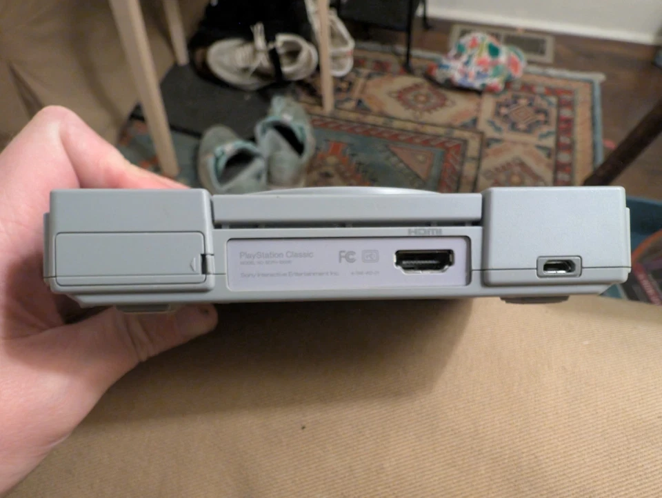 Sony PlayStation Classic Mini con 1 mando SCPH-1000R PS1 probado funcionando Foto 3 de 4