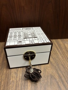 Henri Bendel Jewelry Box | eBay
