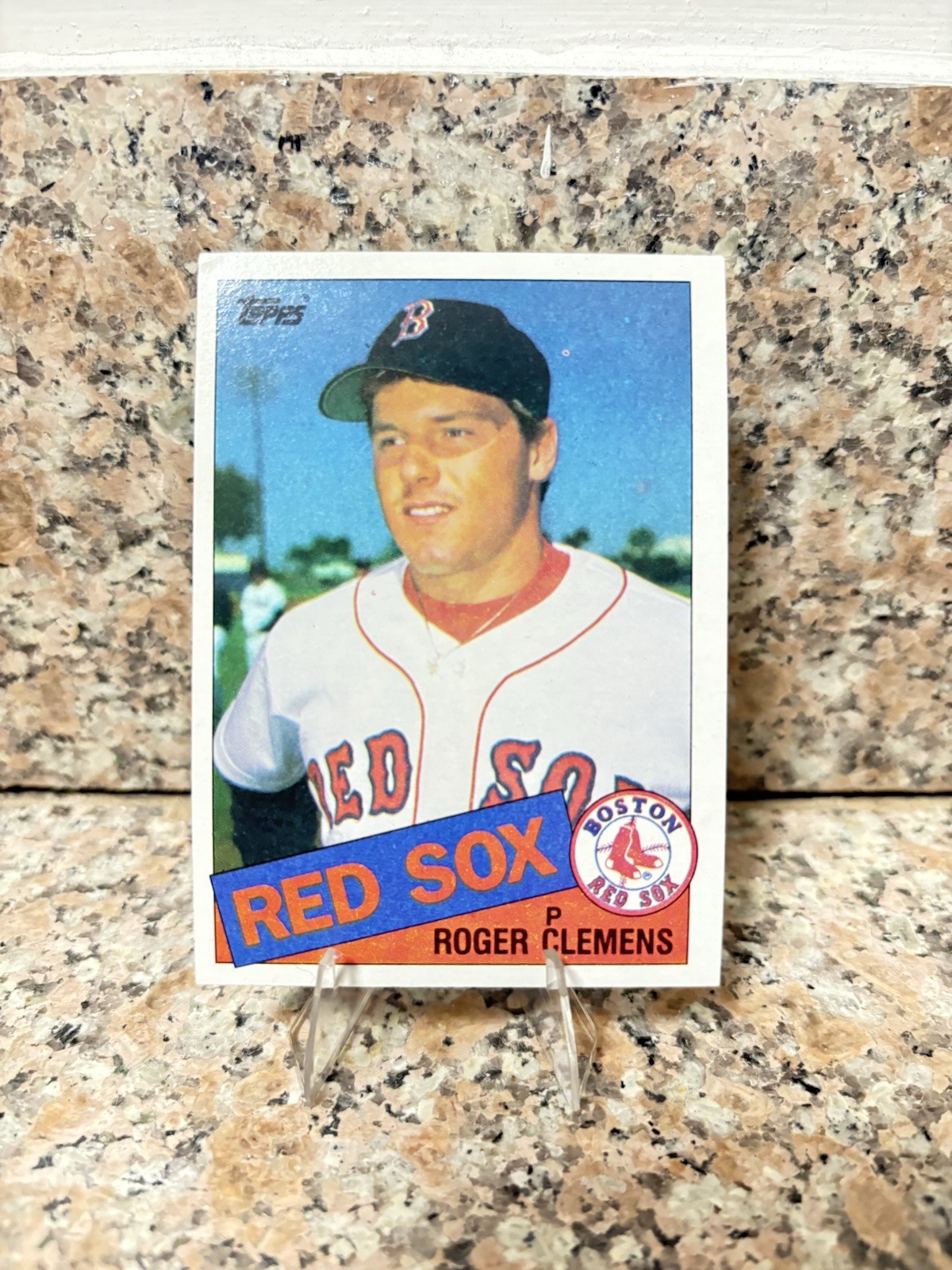 1985 TOPPS Baseball Card #181 ROGER CLEMENS RC - Boston Red Sox
