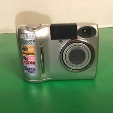 Nikon COOLPIX 4600 4.0MP Digital Camera With Case- Silver Tested Working.