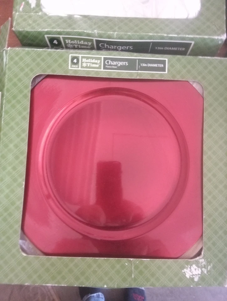 16- Carregadores de Prata Holiday Time 13", 4- Vermelho, 8-Prata, 4 Dourados, NOVO NA CAIXA - Imagem 4 de 4