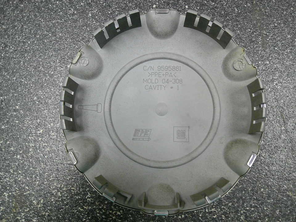 GMC Envoy 2005-2009 y XL 17" OEM tapa central pulida 9595881 6052 - una/1 Foto 3 de 4