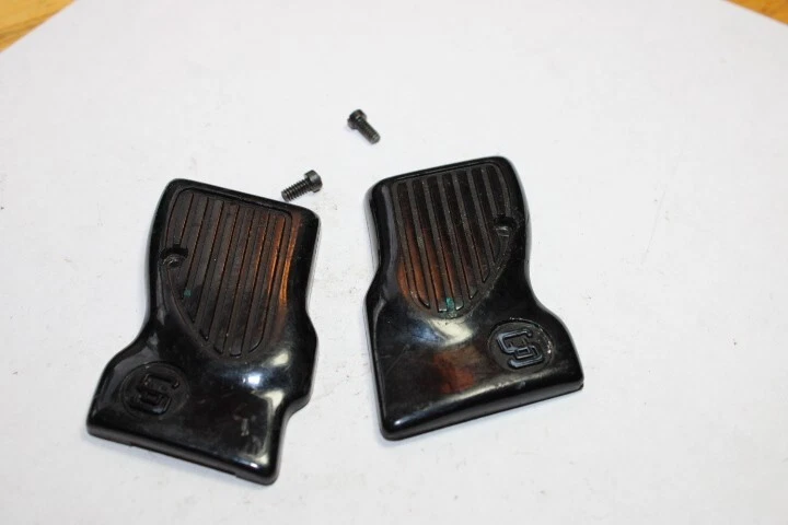 Sterling 300,25 acp,used repair parts, Grips w/ 2 screws,62525-444 - Image 3 of 4