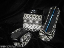 WOMENS S M MEMORY FOAM LINED KNIT TAKE-A-LONG SLIPPERS W/ POUCH BLACK/WHITE NWT