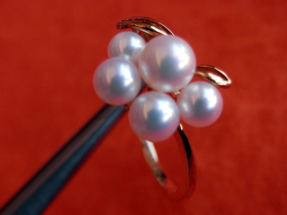 MIKIMOTO Women's Ring 18K Gold 5xCultured Pearls w/Leaves Size 8 Stunning $1500 - Image 3 of 4