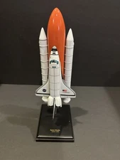 Executive Series  NASA Space Shuttle (Endeavour ) Orbiter Full Stack 1/200 Scale