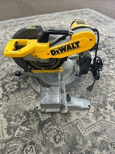 DeWalt DW706 12” Double Bevel Compound Miter Saw