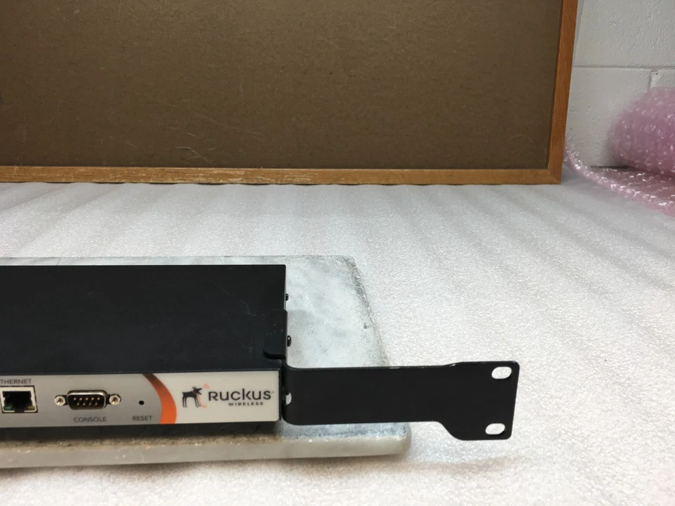 Ruckus Wireless ZoneDirector 1100 Wirelsess Controller w/ Rack Mountable Ears - Image 3 of 4