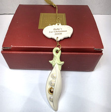 Lenox Baby's First Christmas ornament 2008 PEA IN A Pod Monogram TYLER on Back