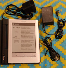 Sony Reader - PRS-600 6-inch Touchscreen eReader, Silver, with Light Case bundle