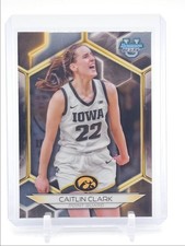 CAITLIN CLARK 2023-24 BOWMAN UNIVERSITY BEST BASKETBALL IOWA #30 C Q0902