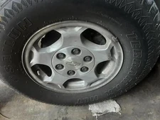 Used Wheel fits: 2004 Chevrolet Tahoe 16x7 opt PF9 Grade A