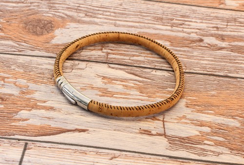 Personalised Cork Bracelet–Natural Cork Cord with Hidden Engraved Steel Clasp - 第 4/10 張圖片