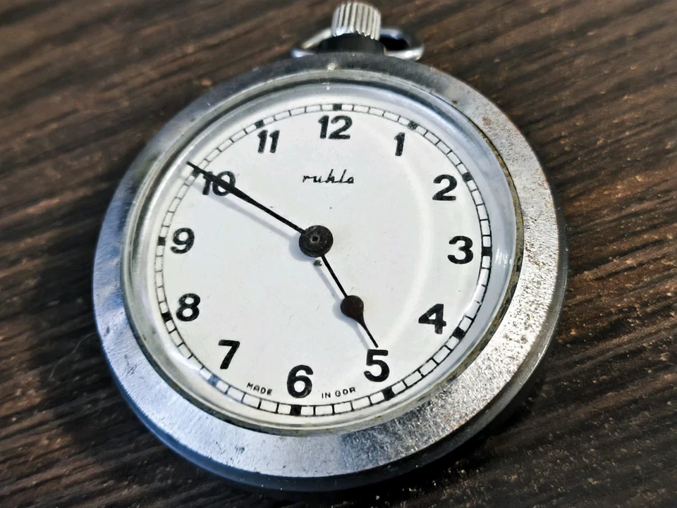 Relógio de bolso vintage regular Ruhla antigo não funciona - Imagem 2 de 4