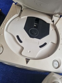 Sega Dreamcast console, Two Controllers & all leads ( Disc Tray Don't Close)