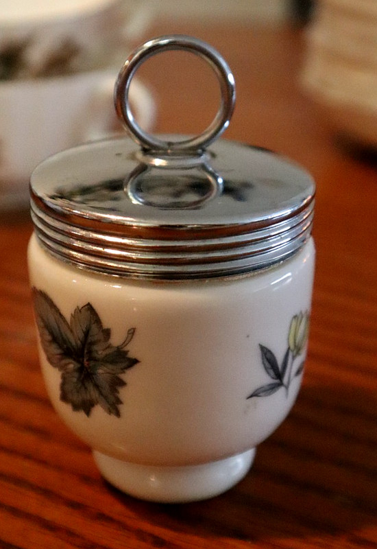 "Dorchester" Royal Worcester China ~ Egg Coddler & Lid 2 1/2" Single