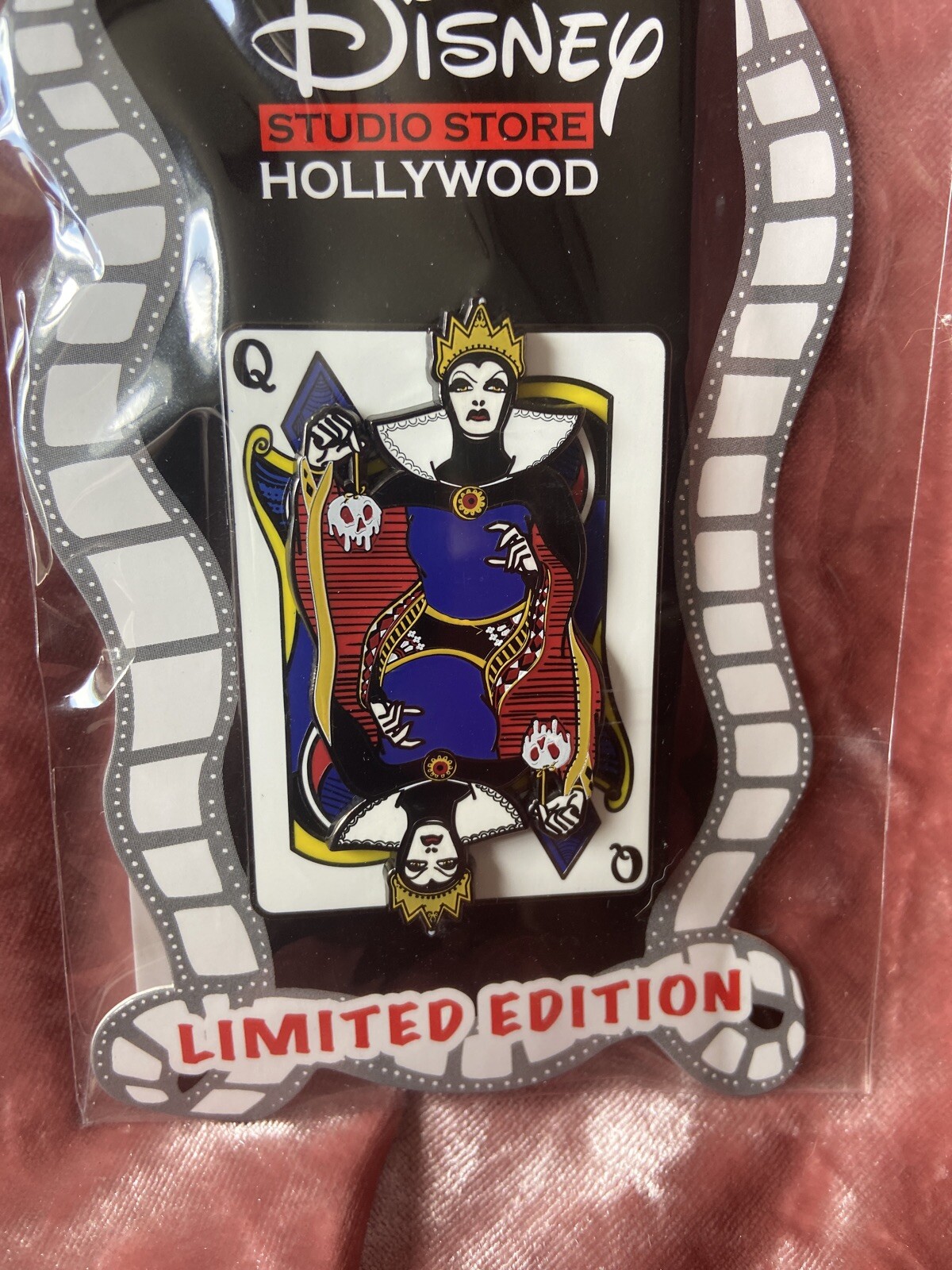 Disney Villains Cards Queen Evil Queen Snow White LE 400 Pin DSF DSSH