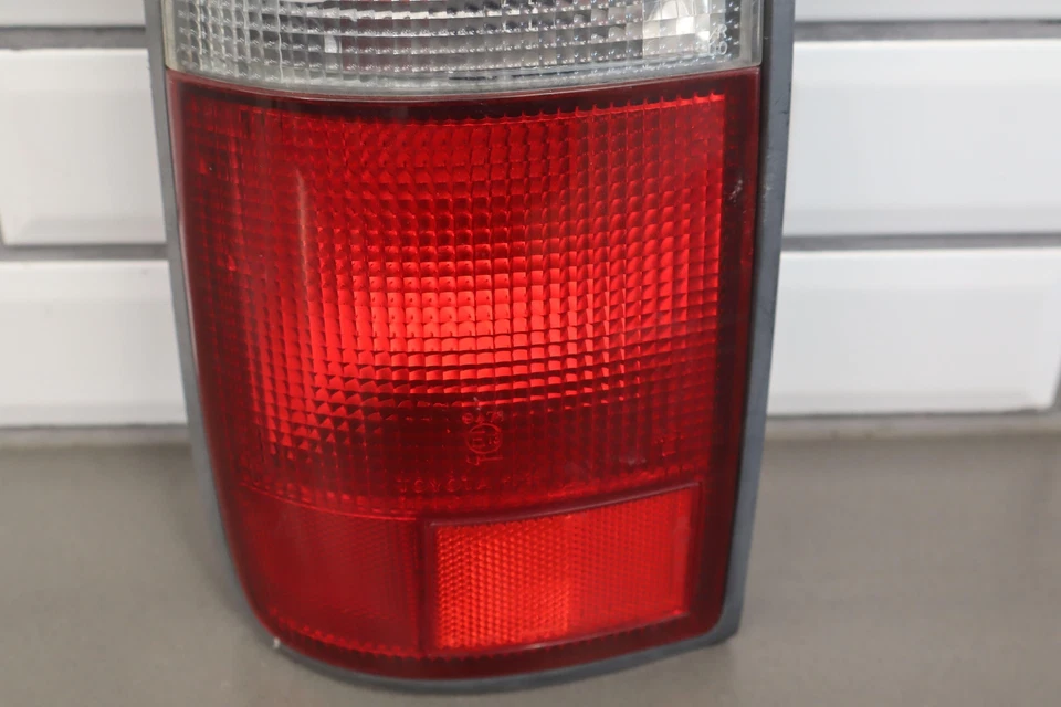 Luz trasera izquierda para conductor Lexus LX450 96-98 lente lámpara Foto 4 de 4