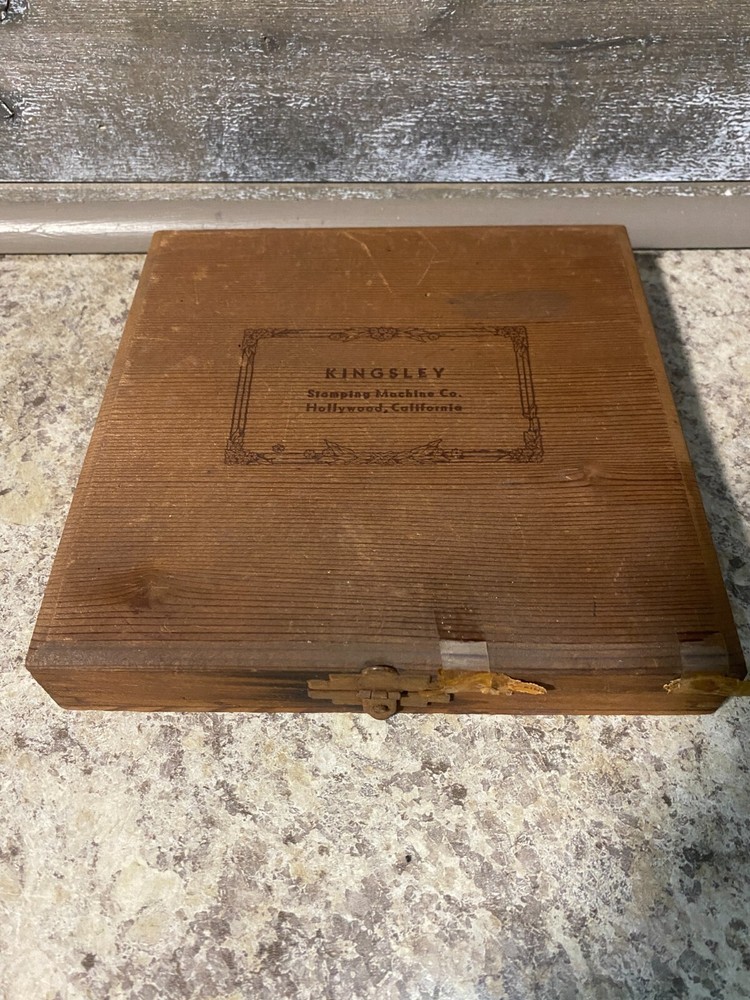 KINGSLEY Hot Foil Stamping Machine Font Set in Original Wooden Case #9