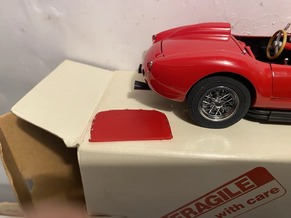 Danbury Mint 1958 Ferrari 250 Testa Rossa 1:24 Scale NIB 9060 In Original Box - Image 3 of 4