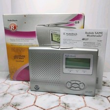 Radio Shack 12  261 NOAA SAME Weather Alert Radio   With Original Box  Charger 