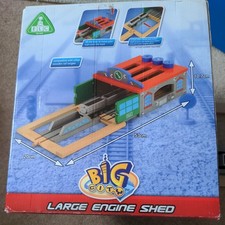 Wooden Railway Train - ELC large Engine Shed big city - Learning