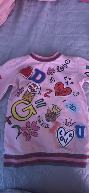 Dolce and Gabanna Girls Pink Love Cat Graphic Print Embroidered Crewneck   4Y
