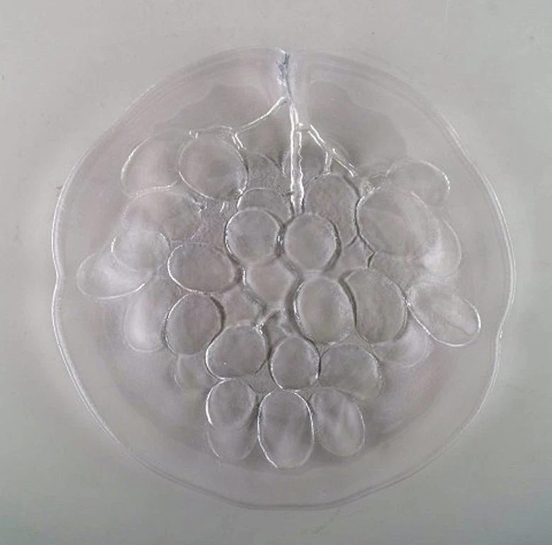 Verre d'art scandinave. Six plats en verre soufflé à la bouche ornés de grapp... - Photo 2/4