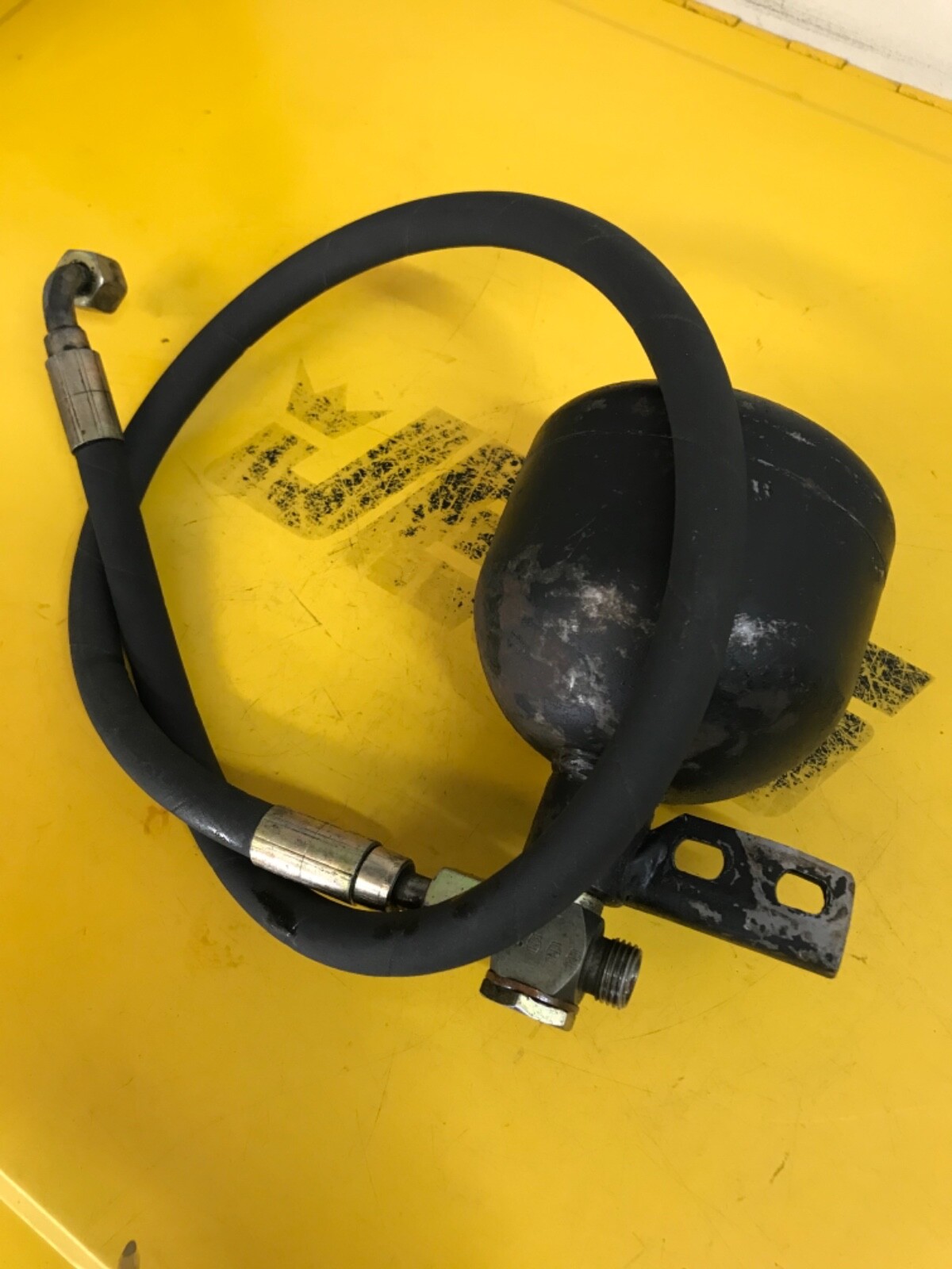 Lamborghini Diablo - Reservoir / Accumulator For Lifting System - P/N 005133242