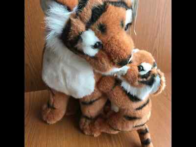 SEHR SELTEN DEVO TEDS GROSSES STOFFTIER PLÜSCHTIER MUTTER TIGER UND BABY TIGERJUNGES.50X40CM