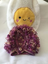 Beautiful, hand knitted, vintage patern loopy hat.