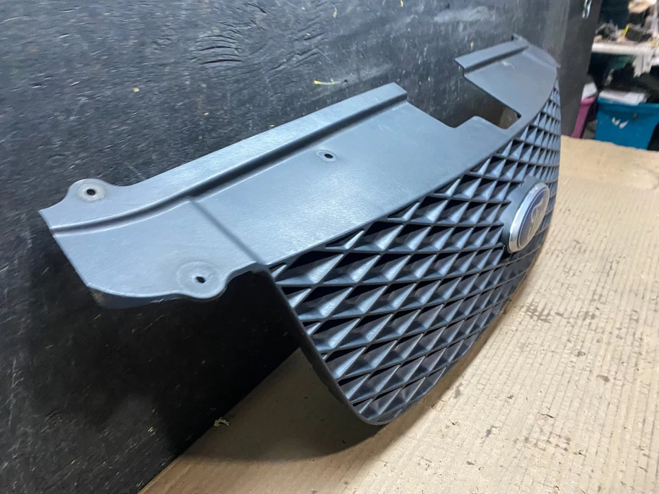 2005 2006 2007 Ford Freestyle Front Upper Grill Grille With Emblem v2476 DG - Image 3 of 4