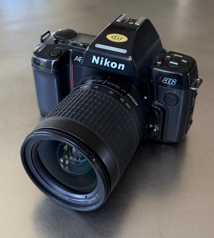Nikon N8008 35mm SLR Film Camera with Nikkor 28-100mm f3.5-5.6 G Lens