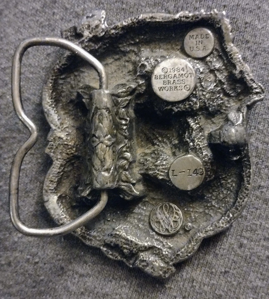 Hebilla de cinturón celta Bergamot Brass Works Dragon 1984 vintage L-149 EE. UU. genuina Foto 3 de 4