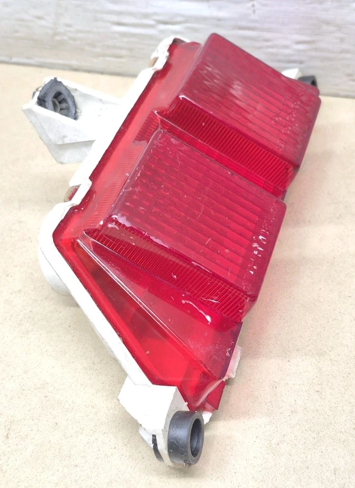 Luz trasera honda vfr750 rc30 Foto 3 de 4