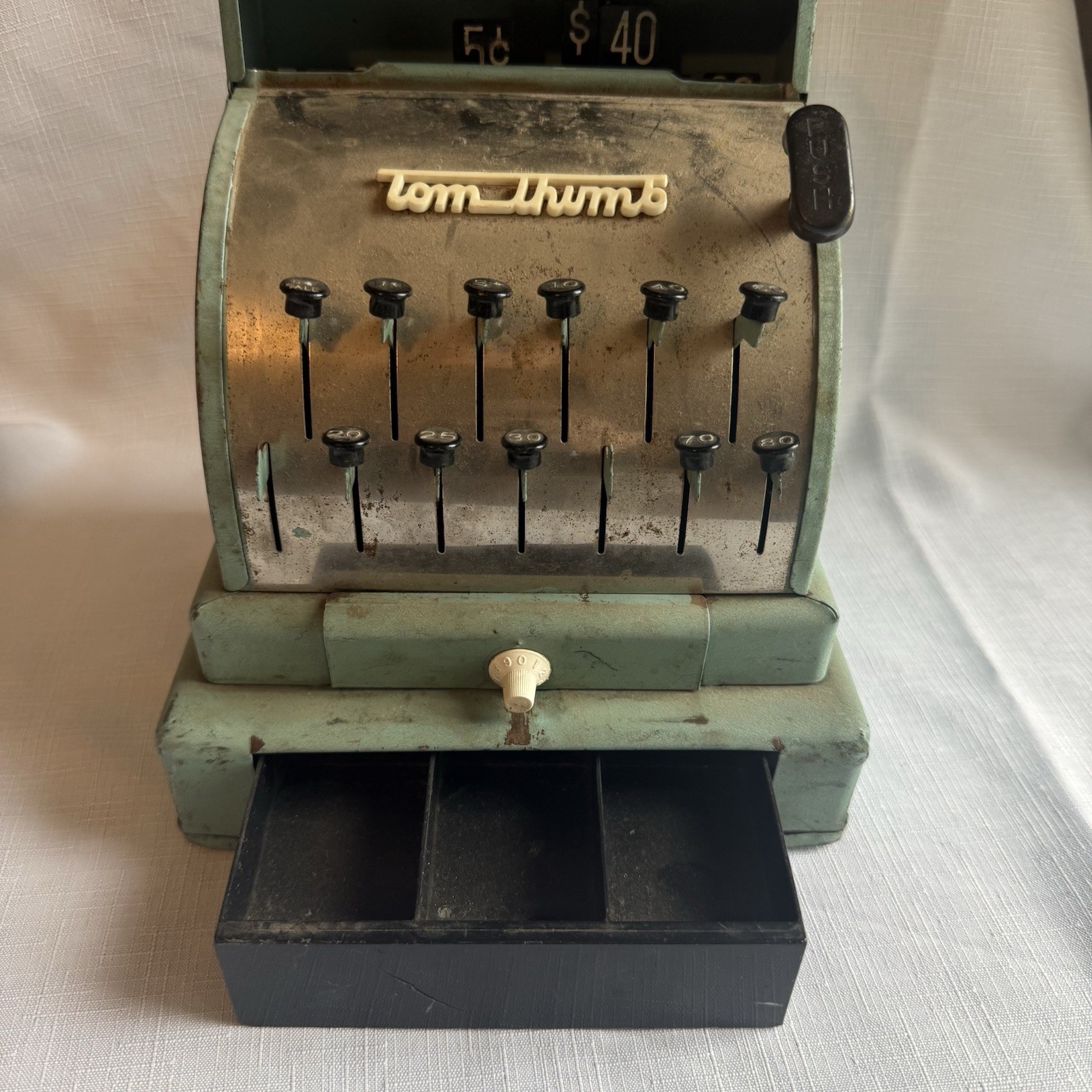 как выглядит Vintage Tom Thumb Toy cash register фото
