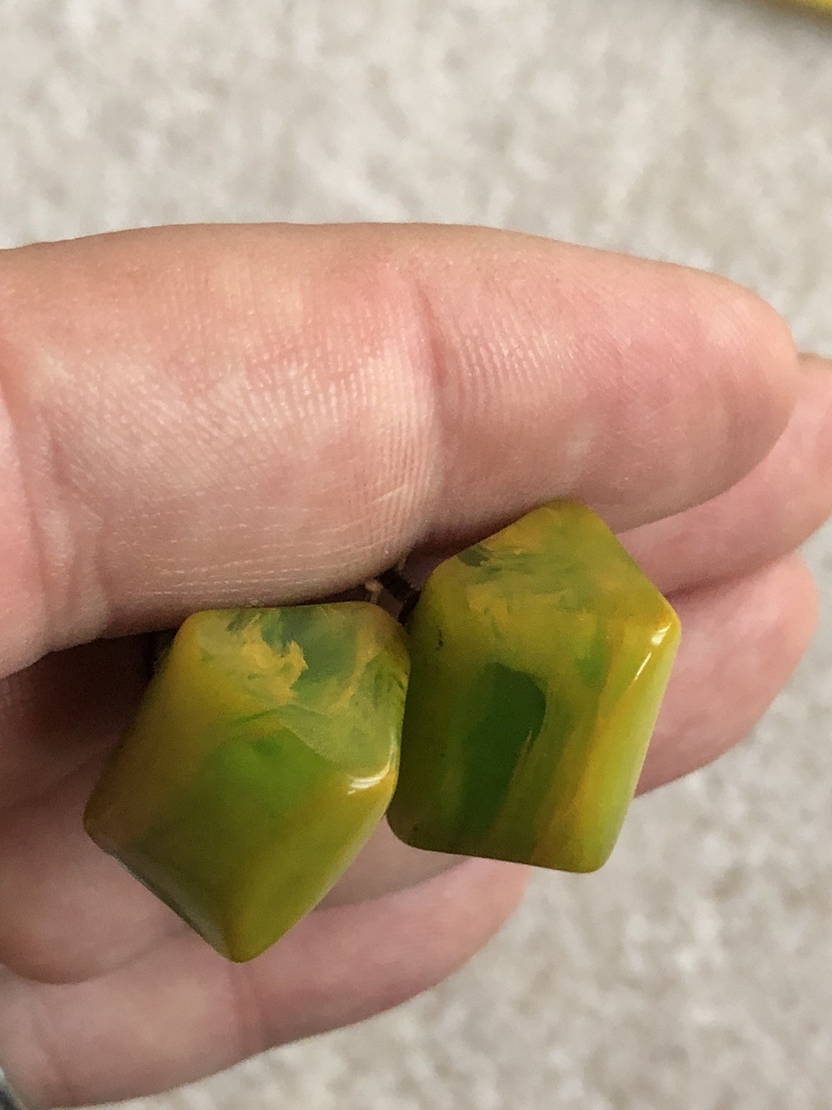 Amazing Abstract Triangular Yellow & Green Marble… - image 11