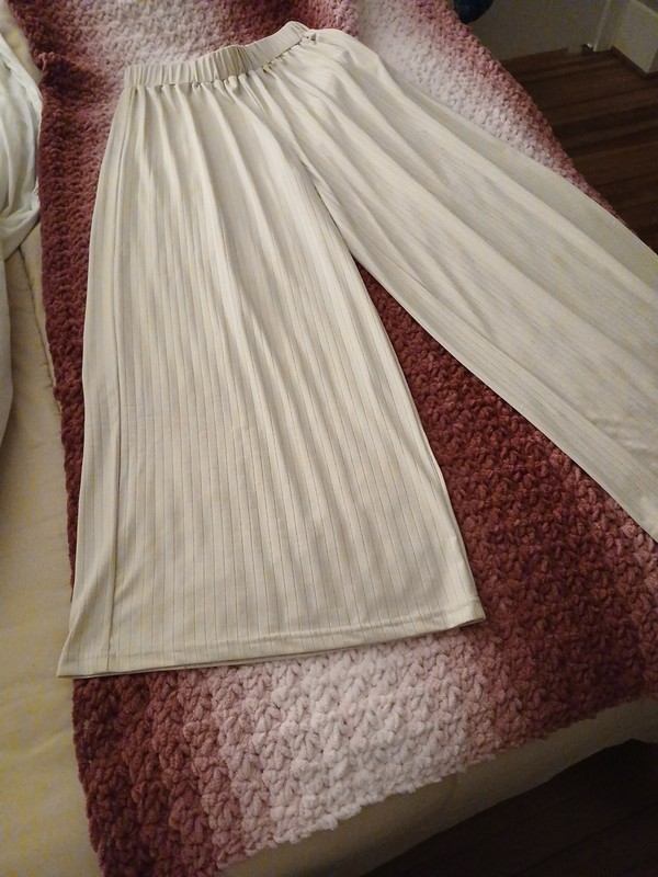 Ebby and I Women's Size 8 Tan Wide-leg Elastic Waist Pants