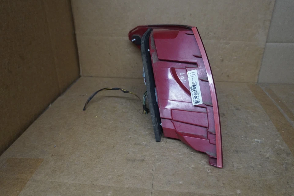 Luz trasera derecha del lado del pasajero Mercedes Benz C 250 2015 2016 2017 OEM Foto 3 de 4