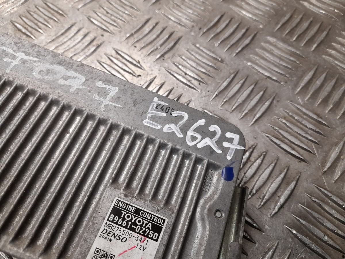 Calculateur Moteur Toyota Occasion - Réf. 89661-0Z750 / MB275500-3471 - À Reprogrammer