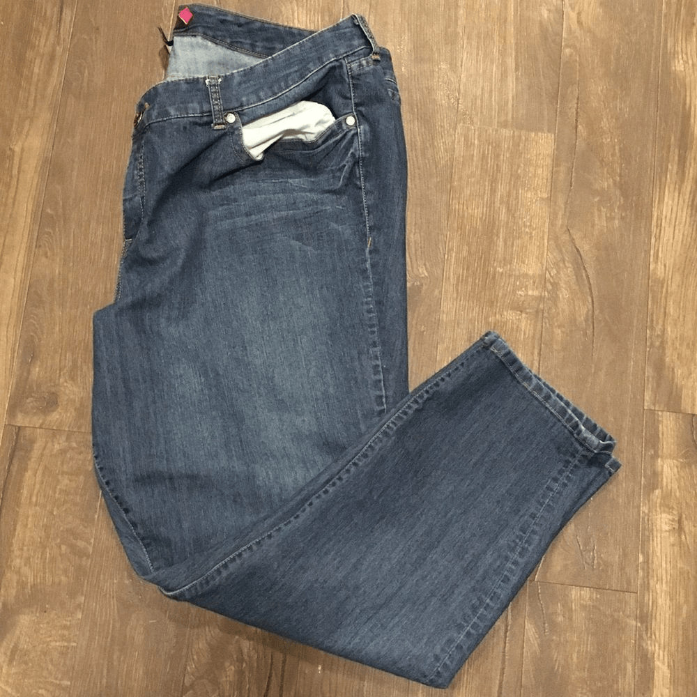 Torrid 26S cropped basic normcore plus size skinn… - image 2