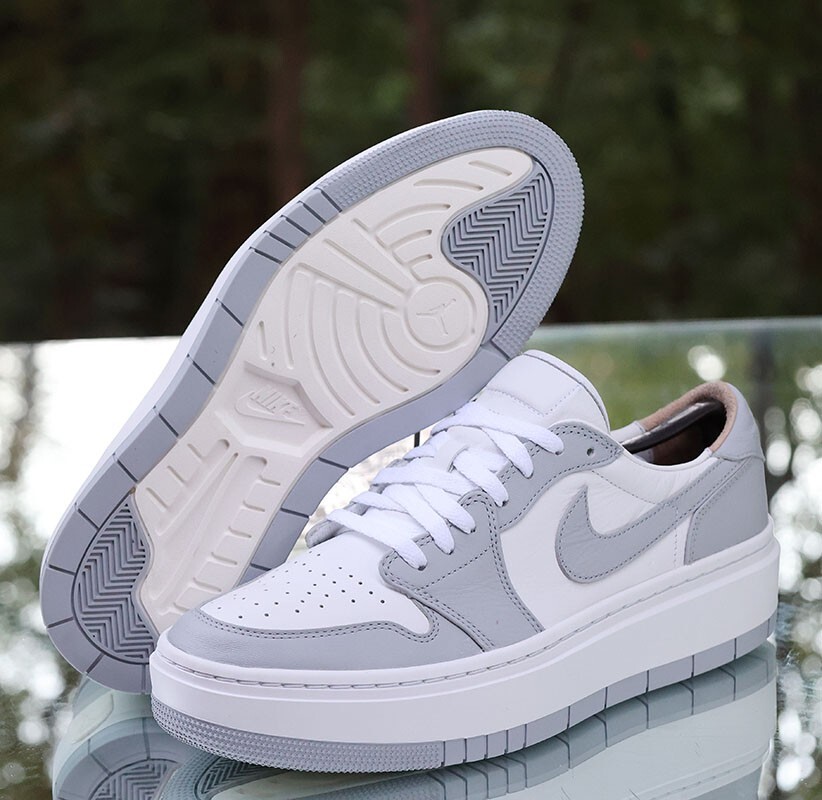 Air Jordan ホワイトグレー　レディース　25 未使用級 Nike Air Jordan 1 Elevate Low Wolf Grey Women's Size 11.5 Custom