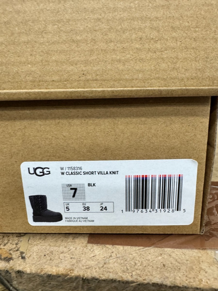 Women's UGG Classic Short Villa Knit Boots Black SIze 7