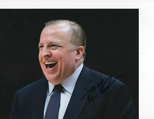 NEW YORK KNICKS COACH TOM THIBODEAU SIGNED BIG SMILE 8X10