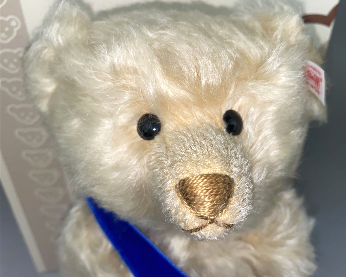 Steiff Queen Elizabeth Bear - 80th Birthday Ltd Ed. Musical - 2006