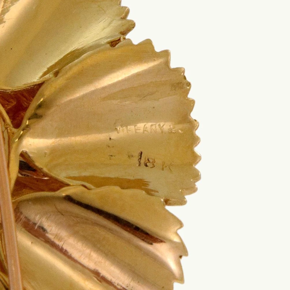 Broche Tiffany & Co. Flor Perla Oro Amarillo 18k Foto 3 de 4